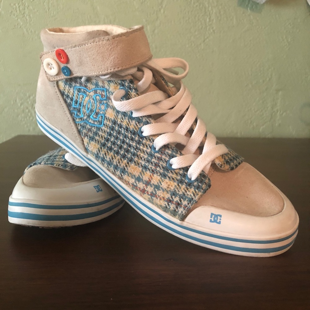 DC women’s 9.5 Venice skate shoe